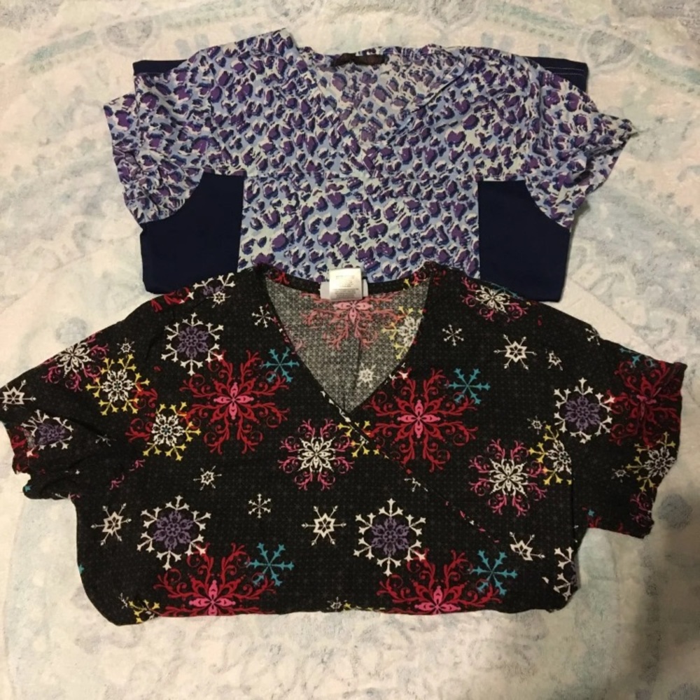 Scrub Tops M